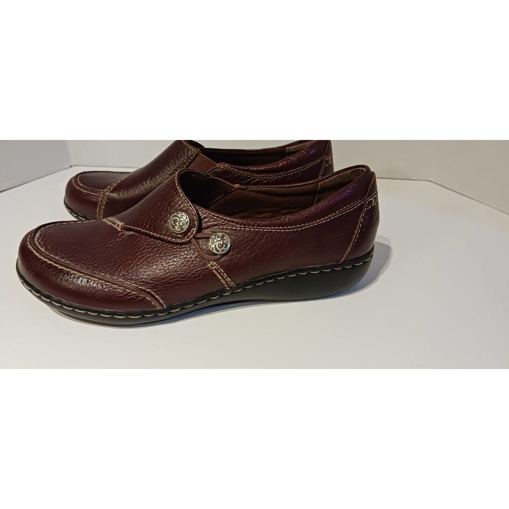 Clarks Ashland Lane Slip-On Loafer Buttons Redwood Brown‎ Leather 8.5W